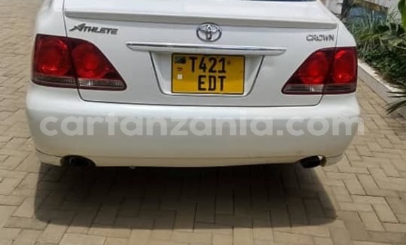 Buy Used Toyota Crown White Car in Bariadi in Simiyu Buy Used Toyota Crown White Car in Bariadi in Simiyu