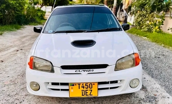 Buy Used Toyota Starlet White Car in Butiama in Mara Buy Used Toyota Starlet White Car in Butiama in Mara