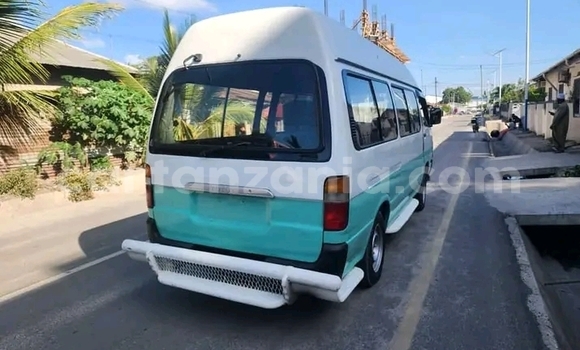 Buy Used Toyota Hiace Other Car in Chake Chake in Pemba South Buy Used Toyota Hiace Other Car in Chake Chake in Pemba South