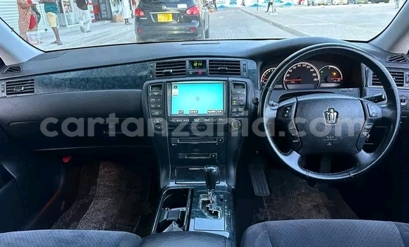 Buy Used Toyota Crown White Car in Buhigwe in Kigoma Buy Used Toyota Crown White Car in Buhigwe in Kigoma