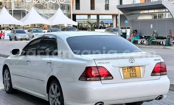 Buy Used Toyota Crown White Car in Buhigwe in Kigoma Buy Used Toyota Crown White Car in Buhigwe in Kigoma