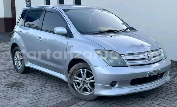 Buy Used Toyota IST White Car in Chake Chake in Pemba South Buy Used Toyota IST White Car in Chake Chake in Pemba South