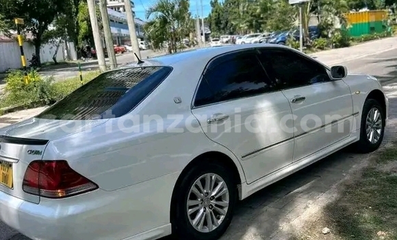 Buy Used Toyota Crown White Car in Buhigwe in Kigoma Buy Used Toyota Crown White Car in Buhigwe in Kigoma