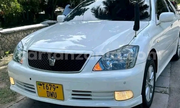 Buy Used Toyota Crown White Car in Buhigwe in Kigoma Buy Used Toyota Crown White Car in Buhigwe in Kigoma