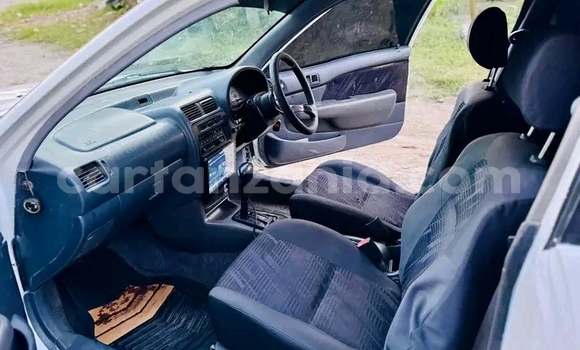 Buy Used Toyota Starlet White Car in Dodoma in Dodoma