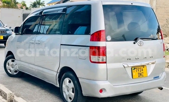 Buy Used Toyota Noah White Car in Buhigwe in Kigoma Buy Used Toyota Noah White Car in Buhigwe in Kigoma