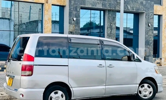 Buy Used Toyota Noah White Car in Buhigwe in Kigoma Buy Used Toyota Noah White Car in Buhigwe in Kigoma