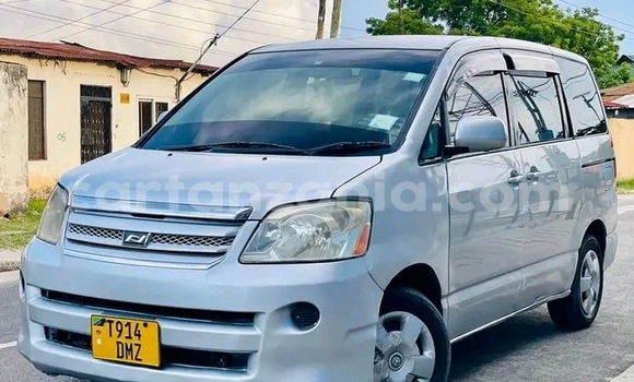Buy Used Toyota Noah White Car in Buhigwe in Kigoma Buy Used Toyota Noah White Car in Buhigwe in Kigoma