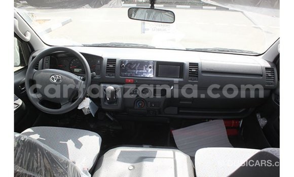 Nunua Imported Toyota Hiace Nyeupe Gari ndani ya Import - Dubai nchini Arusha Nunua Imported Toyota Hiace Nyeupe Gari ndani ya Import - Dubai nchini Arusha