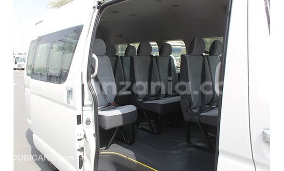 Nunua Imported Toyota Hiace Nyeupe Gari ndani ya Import - Dubai nchini Arusha Nunua Imported Toyota Hiace Nyeupe Gari ndani ya Import - Dubai nchini Arusha