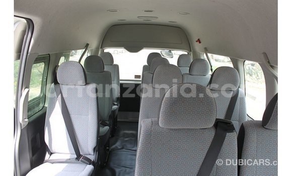 Nunua Imported Toyota Hiace Nyeupe Gari ndani ya Import - Dubai nchini Arusha Nunua Imported Toyota Hiace Nyeupe Gari ndani ya Import - Dubai nchini Arusha