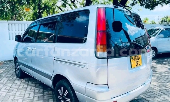 Nunua Ilio tumika Toyota Noah Nyeupe Gari ndani ya Butiama nchini Mara Nunua Ilio tumika Toyota Noah Nyeupe Gari ndani ya Butiama nchini Mara