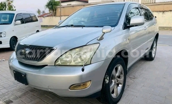 Buy Used Toyota Harrier White Car in Buhigwe in Kigoma