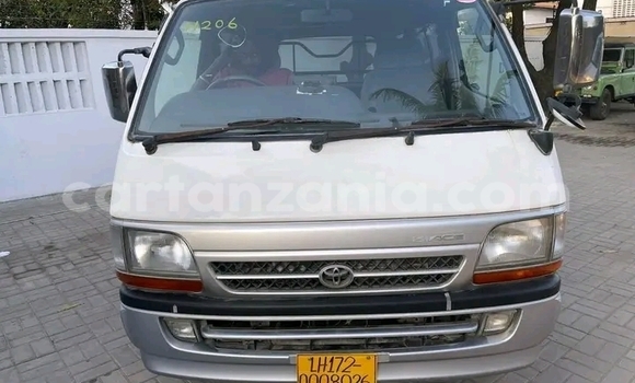 Buy Used Toyota Hiace White Car in Chemba in Dodoma Buy Used Toyota Hiace White Car in Chemba in Dodoma