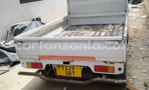 Buy Used Suzuki Carry White Car in Buhigwe in Kigoma Buy Used Suzuki Carry White Car in Buhigwe in Kigoma