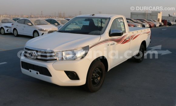 Nunua Imported Toyota Hilux Nyeupe Gari ndani ya Import - Dubai nchini Arusha Nunua Imported Toyota Hilux Nyeupe Gari ndani ya Import - Dubai nchini Arusha