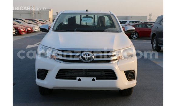 Nunua Imported Toyota Hilux Nyeupe Gari ndani ya Import - Dubai nchini Arusha Nunua Imported Toyota Hilux Nyeupe Gari ndani ya Import - Dubai nchini Arusha