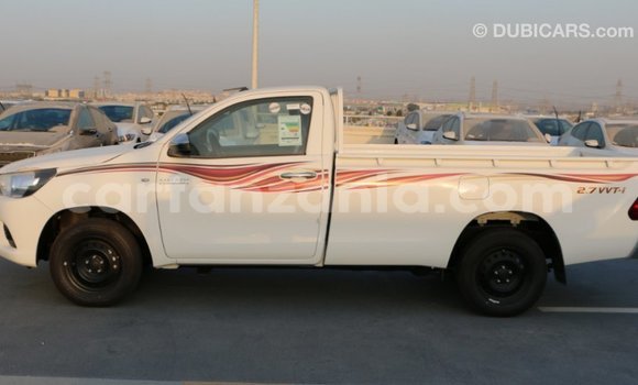 Nunua Imported Toyota Hilux Nyeupe Gari ndani ya Import - Dubai nchini Arusha Nunua Imported Toyota Hilux Nyeupe Gari ndani ya Import - Dubai nchini Arusha