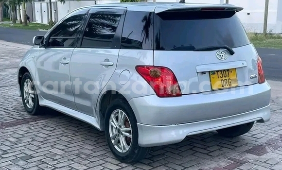Buy Used Toyota IST White Car in Buhigwe in Kigoma
