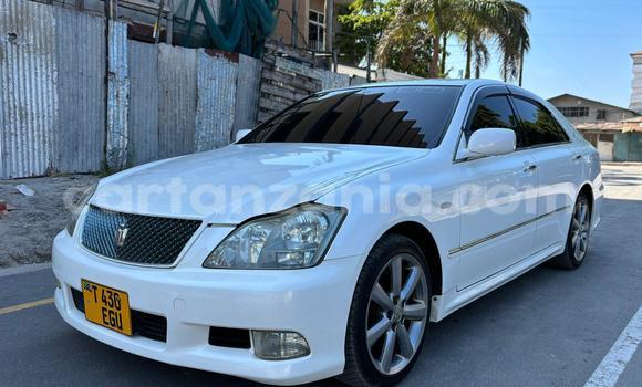Buy Used Toyota Crown White Car in Dar es Salaam in Dar es Salaam Buy Used Toyota Crown White Car in Dar es Salaam in Dar es Salaam