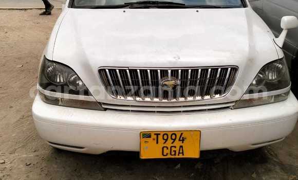 Buy Used Toyota IST White Car in Dar es Salaam in Dar es Salaam Buy Used Toyota IST White Car in Dar es Salaam in Dar es Salaam