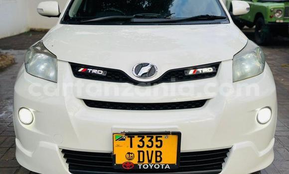 Buy Used Toyota IST White Car in Dar es Salaam in Dar es Salaam