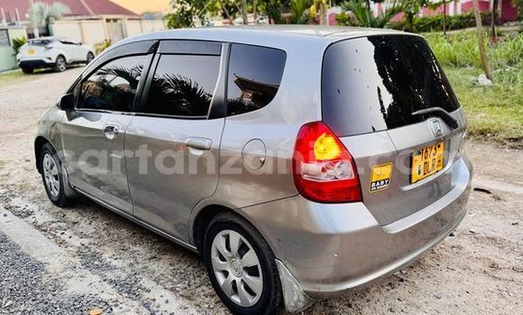 Nunua Ilio tumika Honda FIT Nyingine Gari ndani ya Dar es Salaam nchini Dar es Salaam