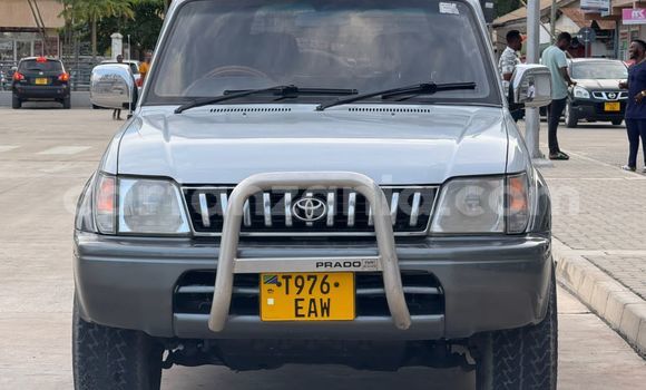 Nunua Ilio tumika Toyota Prado Fedha Gari ndani ya Dar es Salaam nchini Dar es Salaam