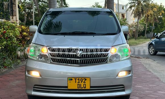 Nunua Ilio tumika Toyota Alphard Fedha Gari ndani ya Dar es Salaam nchini Dar es Salaam