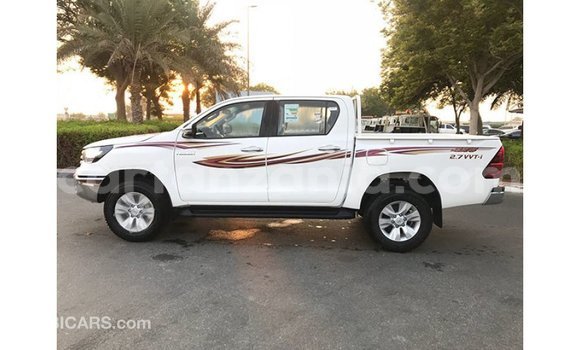 Nunua Imported Toyota Hilux Nyeupe Gari ndani ya Import - Dubai nchini Arusha Nunua Imported Toyota Hilux Nyeupe Gari ndani ya Import - Dubai nchini Arusha