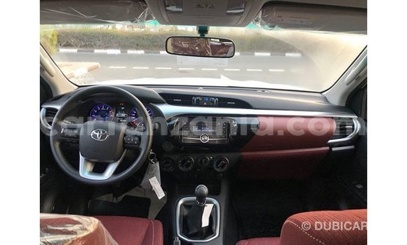 Nunua Imported Toyota Hilux Nyeupe Gari ndani ya Import - Dubai nchini Arusha Nunua Imported Toyota Hilux Nyeupe Gari ndani ya Import - Dubai nchini Arusha