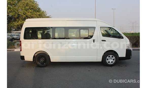 Nunua Imported Toyota Hiace Nyeupe Gari ndani ya Import - Dubai nchini Arusha Nunua Imported Toyota Hiace Nyeupe Gari ndani ya Import - Dubai nchini Arusha