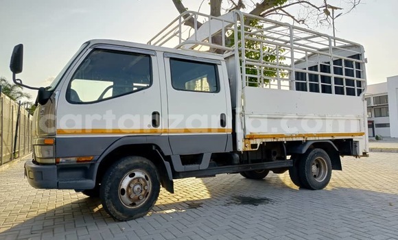 Nunua Ilio tumika Mitsubishi Fuso Fighter Nyeupe Lori ndani ya Dar es Salaam nchini Dar es Salaam Nunua Ilio tumika Mitsubishi Fuso Fighter Nyeupe Lori ndani ya Dar es Salaam nchini Dar es Salaam