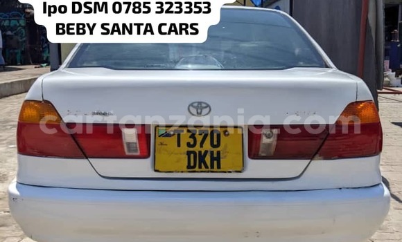 Nunua Ilio tumika Toyota Sprinter Nyeupe Gari ndani ya Dar es Salaam nchini Dar es Salaam