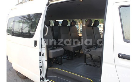 Nunua Imported Toyota Hiace Nyeupe Gari ndani ya Import - Dubai nchini Arusha Nunua Imported Toyota Hiace Nyeupe Gari ndani ya Import - Dubai nchini Arusha