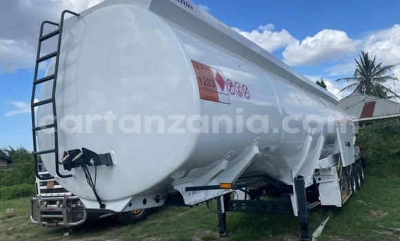 Nunua Ilio tumika Scania 113–320 Nyingine Lori ndani ya Dar es Salaam nchini Dar es Salaam Nunua Ilio tumika Scania 113–320 Nyingine Lori ndani ya Dar es Salaam nchini Dar es Salaam