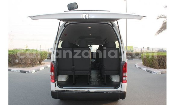Nunua Imported Toyota Hiace Nyeupe Gari ndani ya Import - Dubai nchini Arusha Nunua Imported Toyota Hiace Nyeupe Gari ndani ya Import - Dubai nchini Arusha