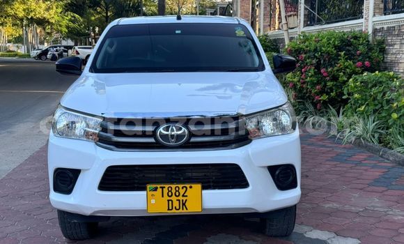Buy Used Toyota Hilux White Car in Ilala in Dar es Salaam