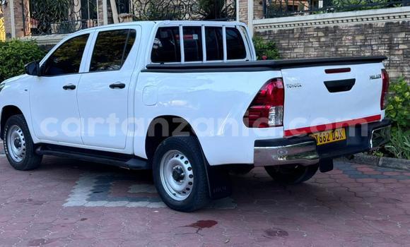 Nunua Ilio tumika Toyota Hilux Nyeupe Gari ndani ya Ilala nchini Dar es Salaam Nunua Ilio tumika Toyota Hilux Nyeupe Gari ndani ya Ilala nchini Dar es Salaam