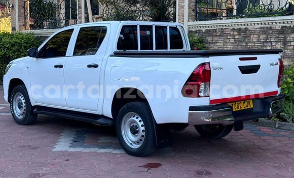 Nunua Ilio tumika Toyota Hilux Nyeupe Gari ndani ya Ilala nchini Dar es Salaam Nunua Ilio tumika Toyota Hilux Nyeupe Gari ndani ya Ilala nchini Dar es Salaam