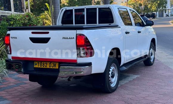 Nunua Ilio tumika Toyota Hilux Nyeupe Gari ndani ya Ilala nchini Dar es Salaam Nunua Ilio tumika Toyota Hilux Nyeupe Gari ndani ya Ilala nchini Dar es Salaam