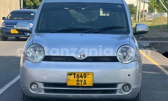 Buy Used Toyota Sienta Silver Car in Dar es Salaam in Dar es Salaam