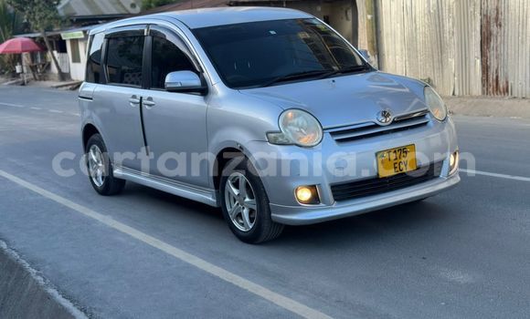 Nunua Ilio tumika Toyota Sienta Fedha Gari ndani ya Dar es Salaam nchini Dar es Salaam