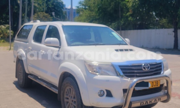 Buy Used Toyota Hilux White Car in Dar es Salaam in Dar es Salaam