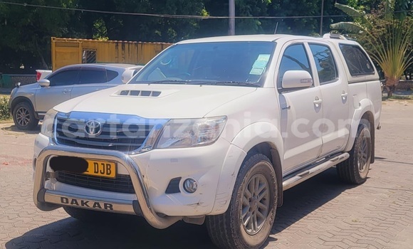 Buy Used Toyota Hilux White Car in Dar es Salaam in Dar es Salaam Buy Used Toyota Hilux White Car in Dar es Salaam in Dar es Salaam