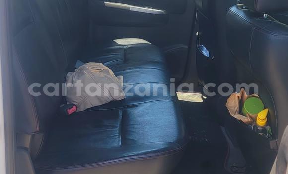 Buy Used Toyota Hilux White Car in Dar es Salaam in Dar es Salaam Buy Used Toyota Hilux White Car in Dar es Salaam in Dar es Salaam