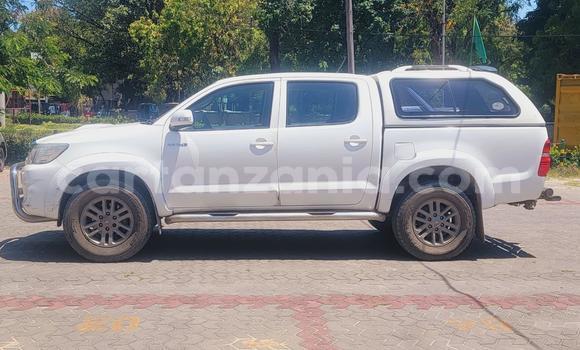 Buy Used Toyota Hilux White Car in Dar es Salaam in Dar es Salaam Buy Used Toyota Hilux White Car in Dar es Salaam in Dar es Salaam