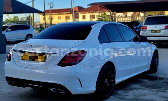 Nunua Ilio tumika Mercedes‒Benz C–Class Nyeupe Gari ndani ya Dar es Salaam nchini Dar es Salaam Nunua Ilio tumika Mercedes‒Benz C–Class Nyeupe Gari ndani ya Dar es Salaam nchini Dar es Salaam