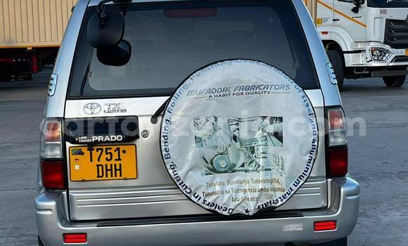 Nunua Ilio tumika Toyota Prado Fedha Gari ndani ya Dar es Salaam nchini Dar es Salaam