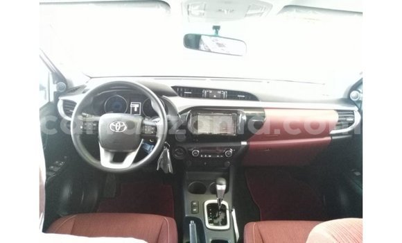 Nunua Imported Toyota Hilux Nyeupe Gari ndani ya Import - Dubai nchini Arusha Nunua Imported Toyota Hilux Nyeupe Gari ndani ya Import - Dubai nchini Arusha